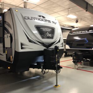 Trailer placed in the new ShowRoom of Camper Valley