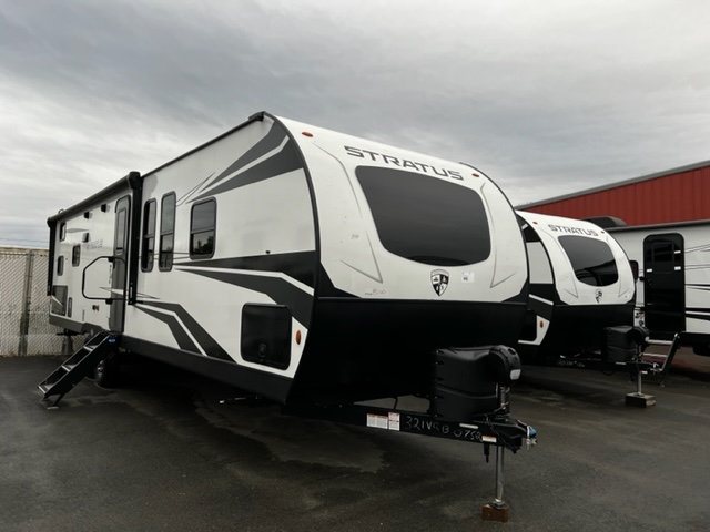 22 STRATUS 321VQB TRAVEL TRAILER available for sale
