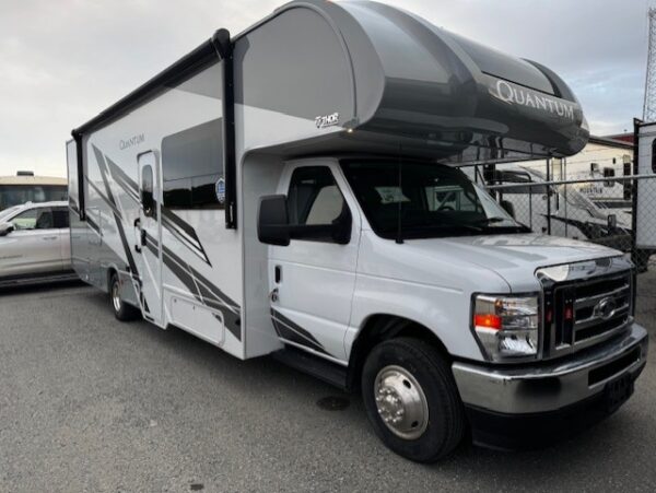 25 QUANTUM KW29 CLASS C MOTORHOME