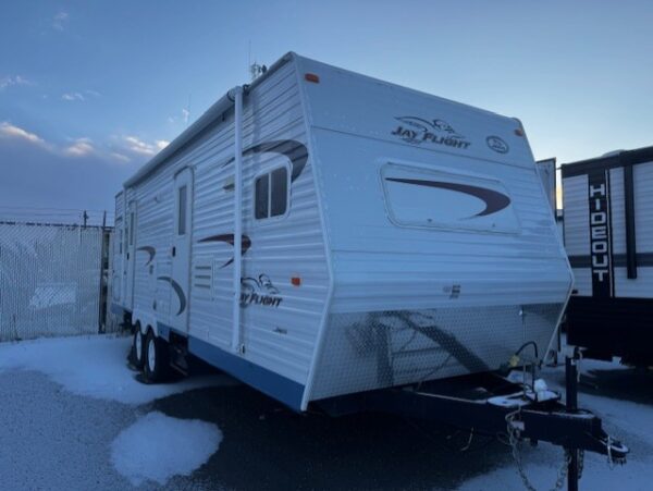 04 JAY FLIGHT 28FKS TRAVEL TRAILER    $9,495   PLUS DOC & DMV FEES