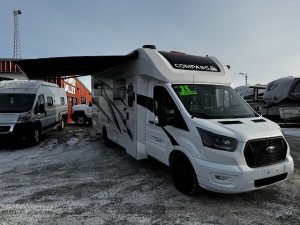 SALE PENDING 25 THOR COMPASS AWD 24KB CLASS C  MOTORHOME