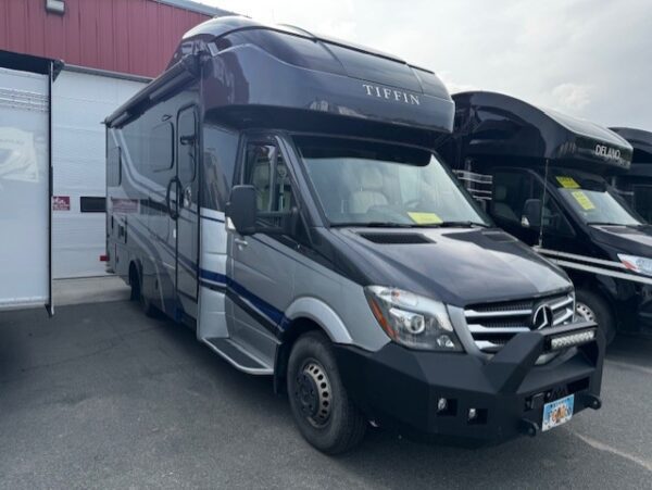 2019 WARFARER 24TW CLASS C MOTORHOME    $114,995 PLUS DOC & DMV FEES