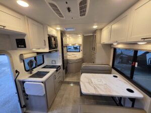 2026 Thor Quantum LC21  $105,294 + dmv Clearance Sale