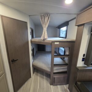 2026 Cougar 28BHWE Bunks W/ Solar Discover Package & Auto Leveling