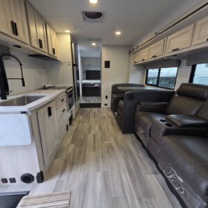 2024 Sunseeker 2850S    $79,995 +dmv