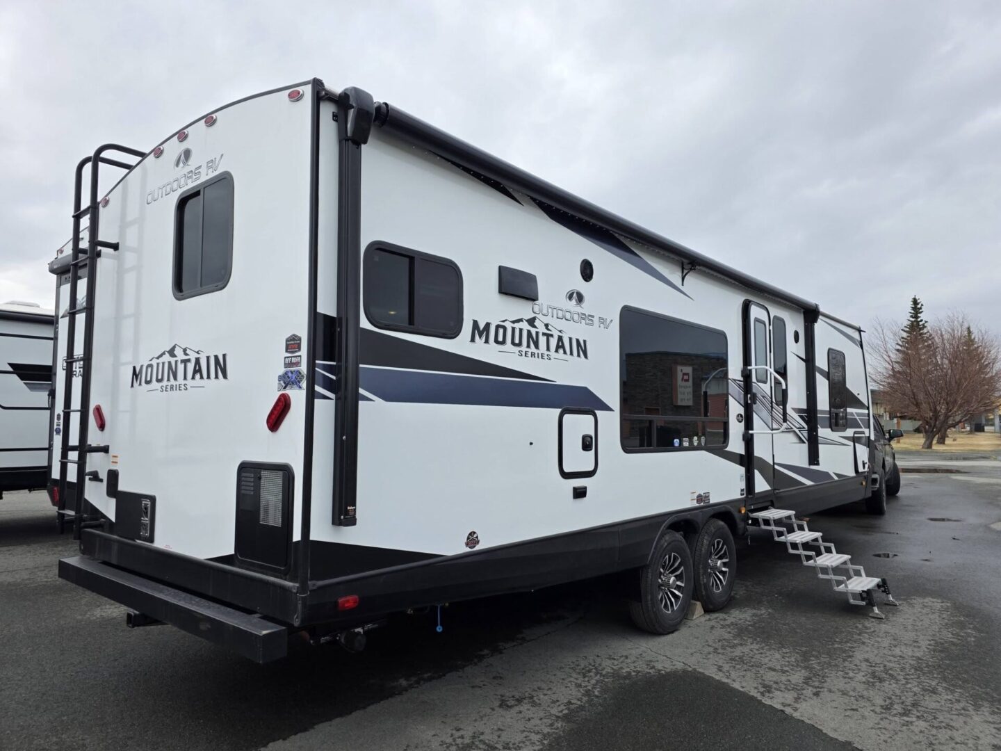 2026 Outdoors RV BlackStone 280RKS Mountain Series - Image 14