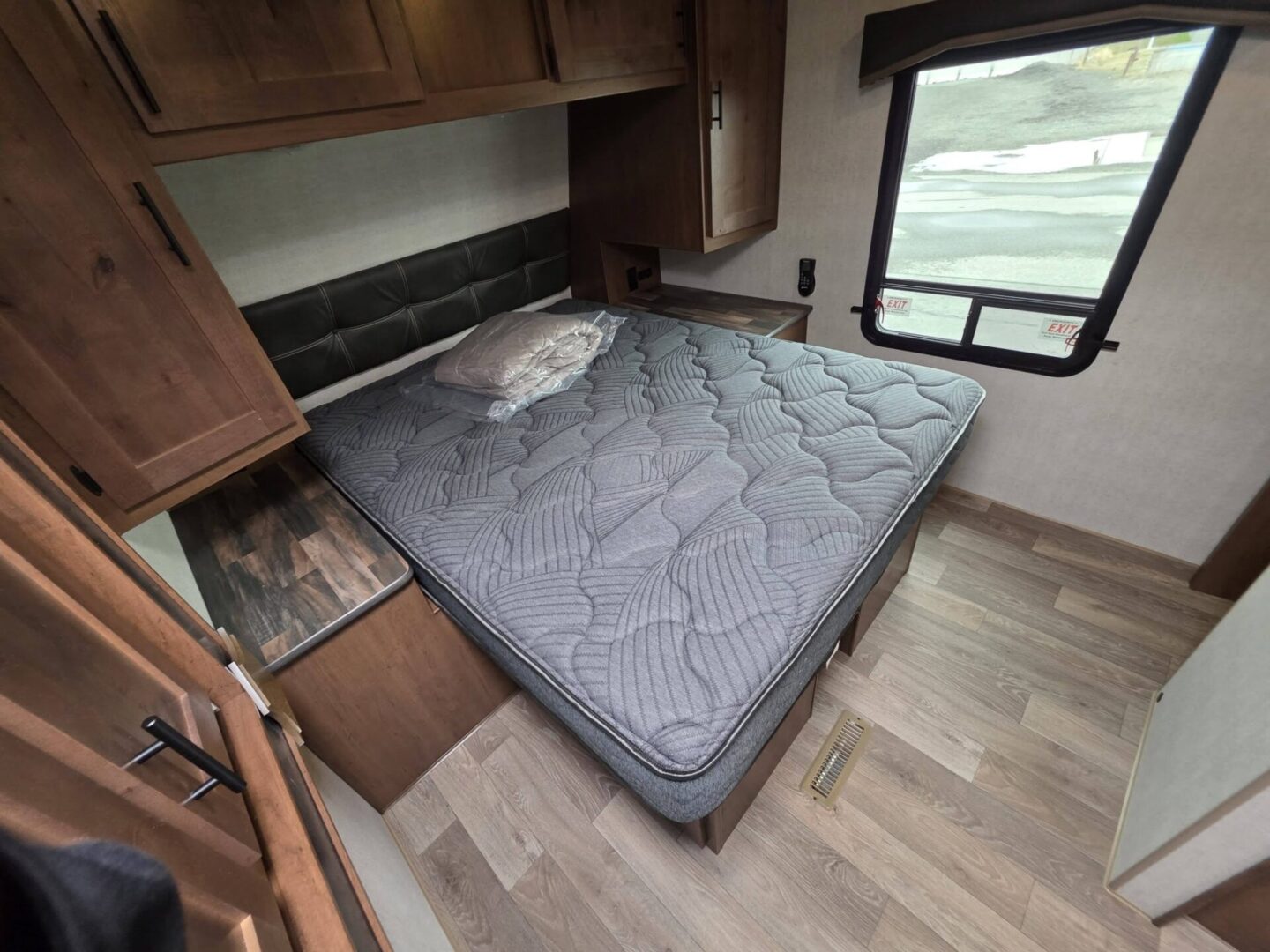 2026 Outdoors RV BlackStone 280RKS Mountain Series - Image 9