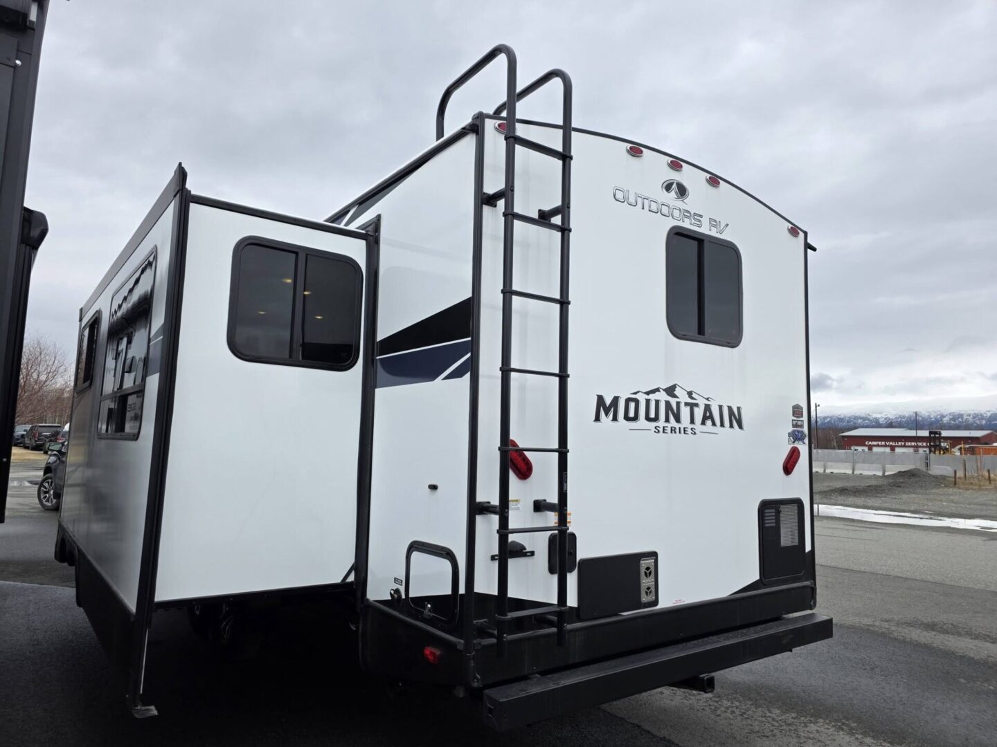 2026 Outdoors RV BlackStone 280RKS Mountain Series - Image 15