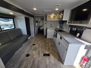 2022 Hideout 24RBWE $30,294 +dmv