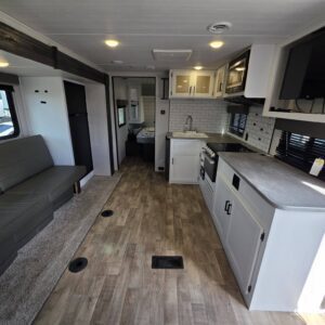2022 Hideout 24RBWE $30,294 +dmv