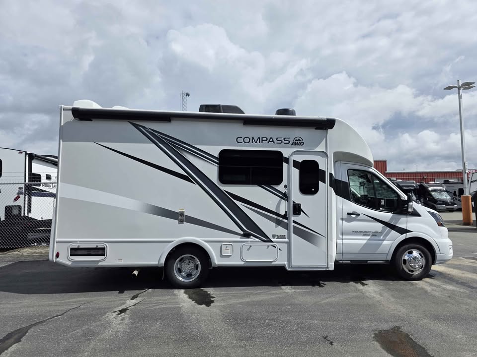 2024 Thor Compass 23TW AWD $125,294 +dmv - Image 18