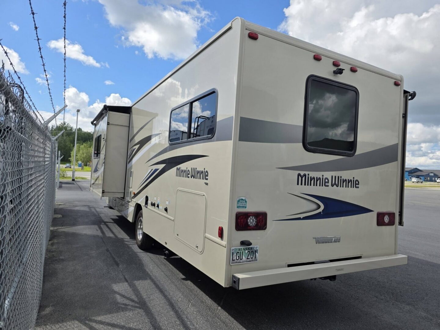 2023 Winnebago Minnie Winnie 31H $95,294 +dmv - Image 16