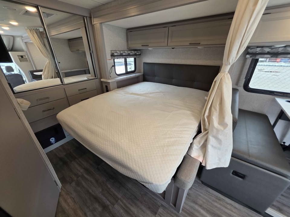 2024 Thor Compass 23TW AWD $125,294 +dmv - Image 7