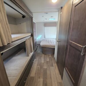 2023 Winnebago Minnie Winnie 31H    $95,294 +dmv