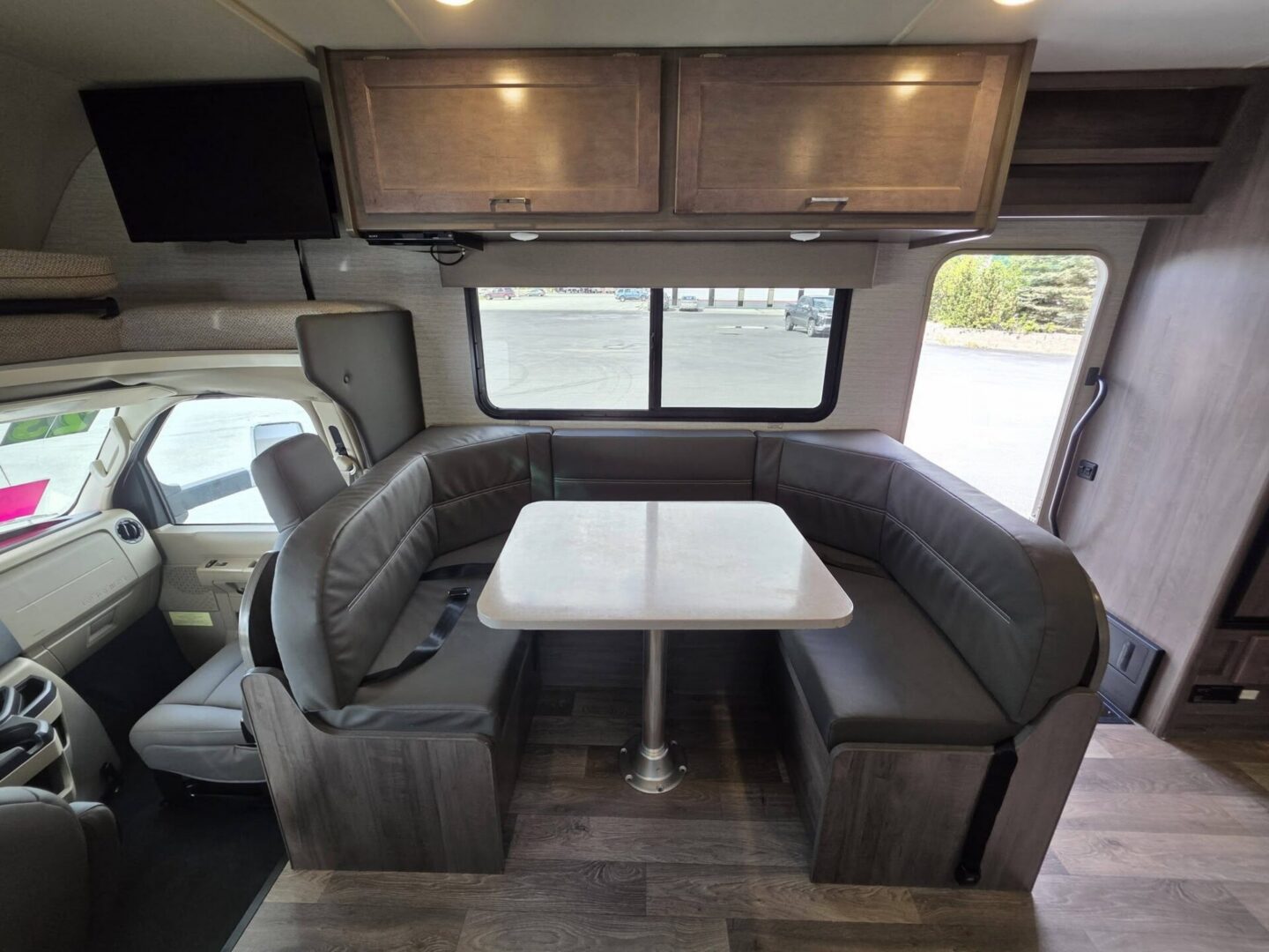 2023 Winnebago Minnie Winnie 31H $95,294 +dmv - Image 6