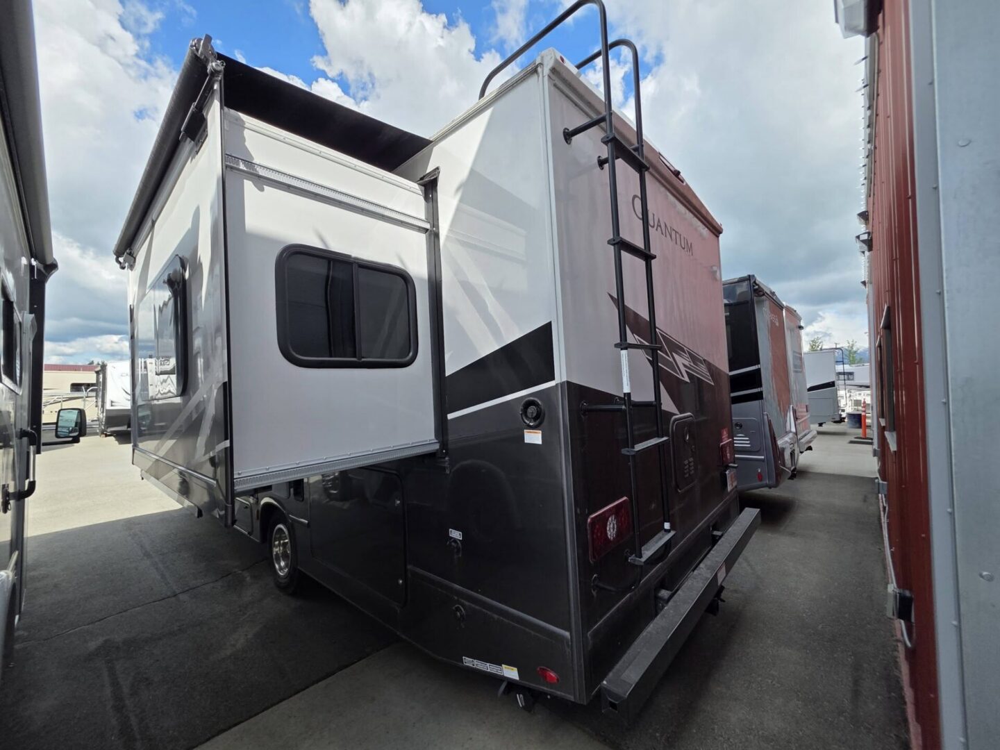 2025 Thor Quantum KW29 V8 $145,294 +dmv - Image 14
