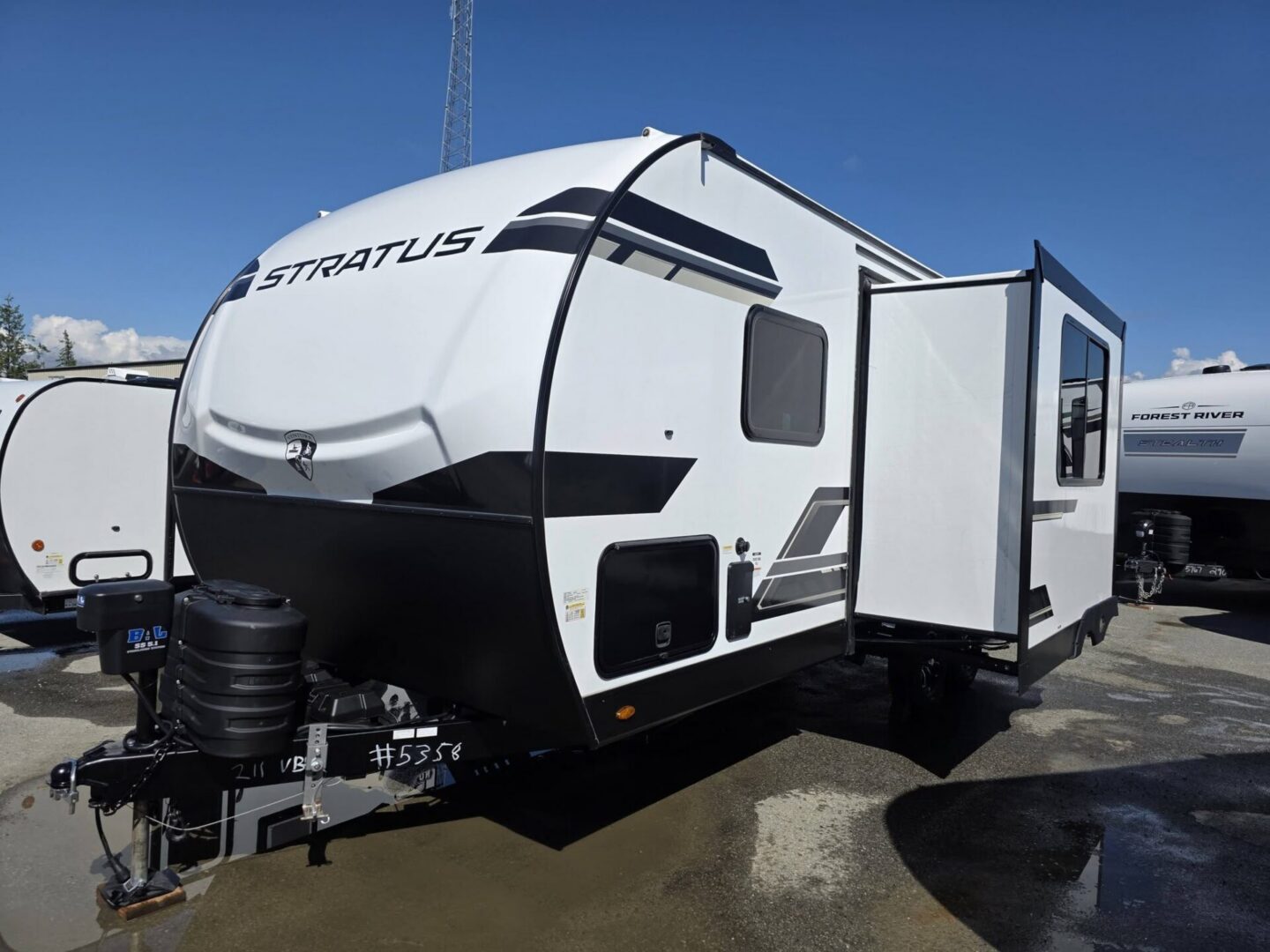 2025 Stratus 211VBH Like New! $42,294 + dmv - Image 6