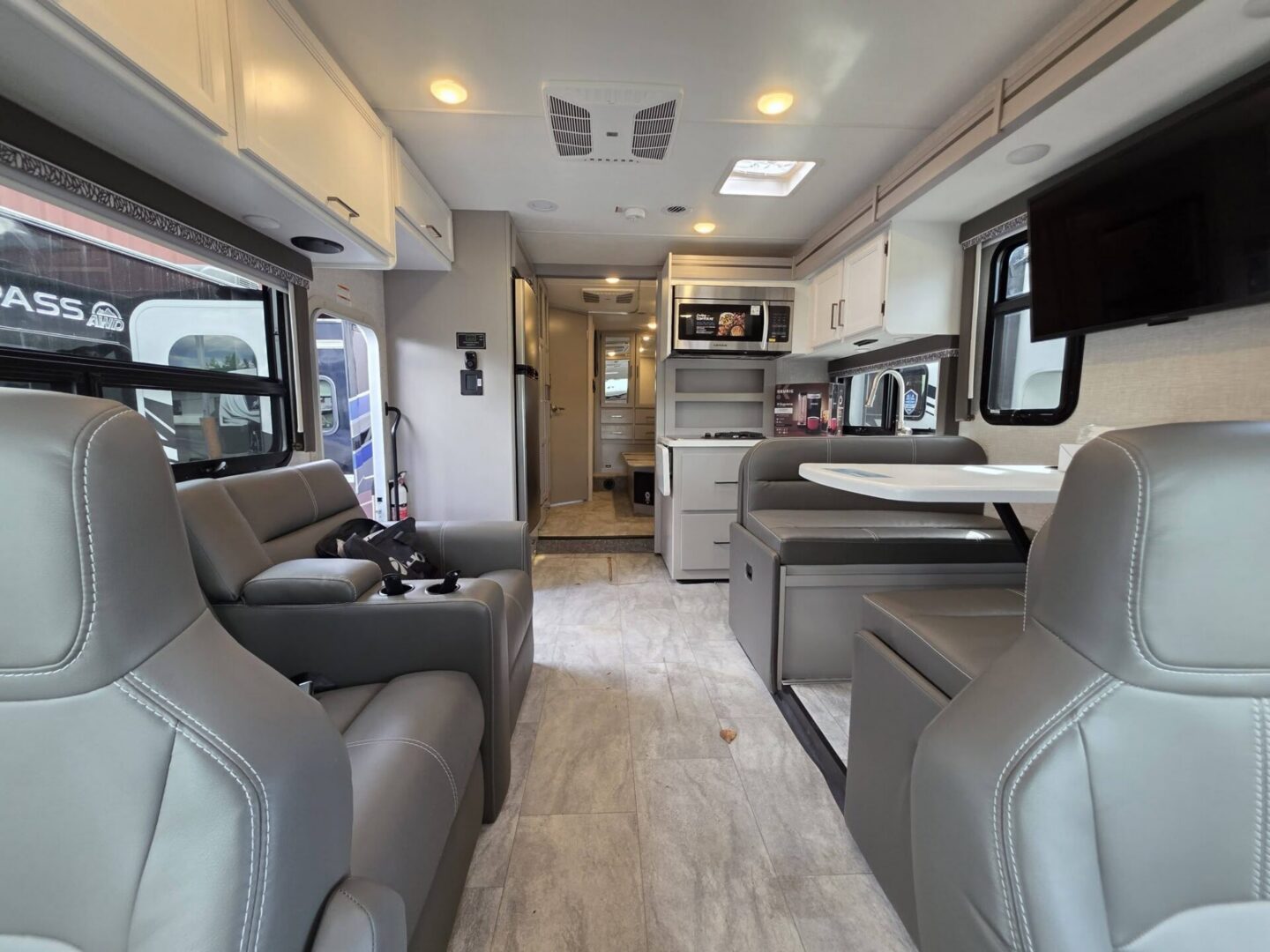 2025 Thor Quantum KW29 V8 $145,294 +dmv