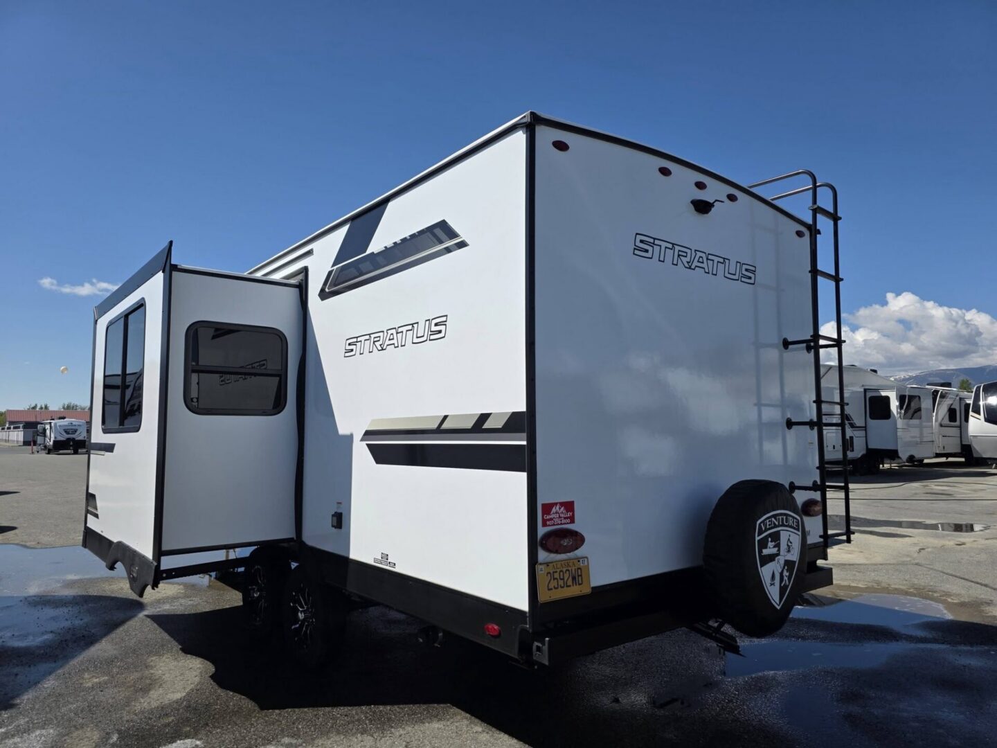 2025 Stratus 211VBH Like New! $42,294 + dmv - Image 7