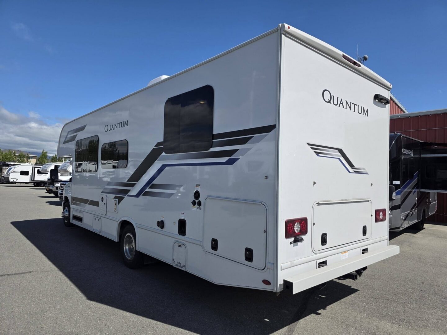 2027 Quantum LZ28 - Image 17