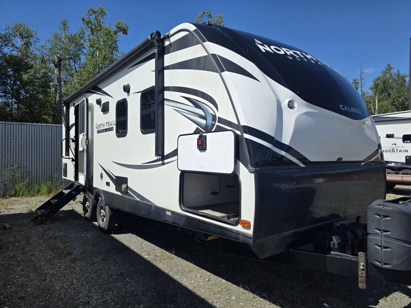 2020 North Trail 22CRB $30,294+dmv - Image 14