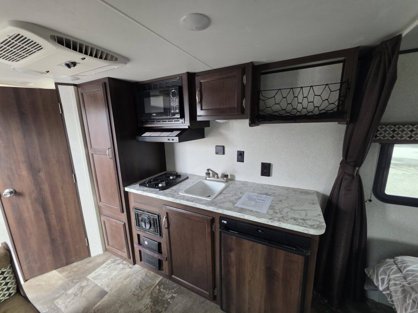 2018 Jayco Jayflight 195RB $14,995+dmv - Image 3