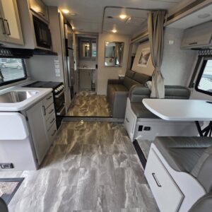 2023 Thor Quantum LC25    $95,995+dmv