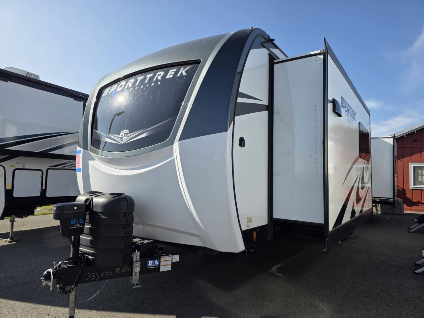 2024 Sport Trek Touring 333VFK & 4500 Cummings Generator incuded $59,995 +dmv - Image 14