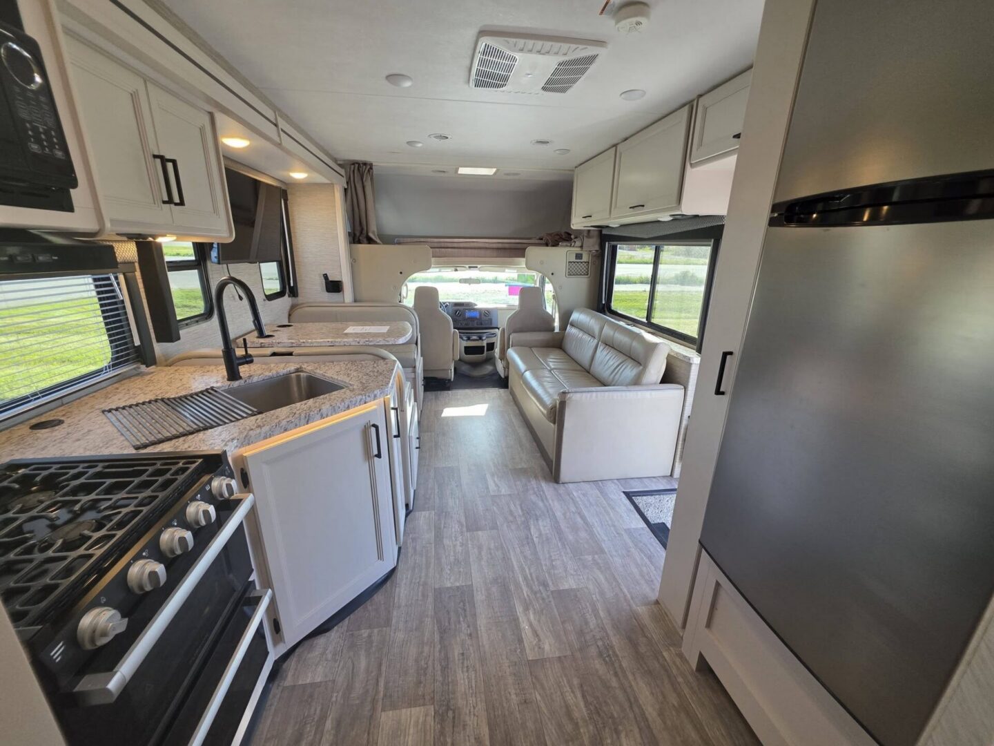 2024 Freedom Elite 31FE Bunkhouse $90,294+dmv - Image 8