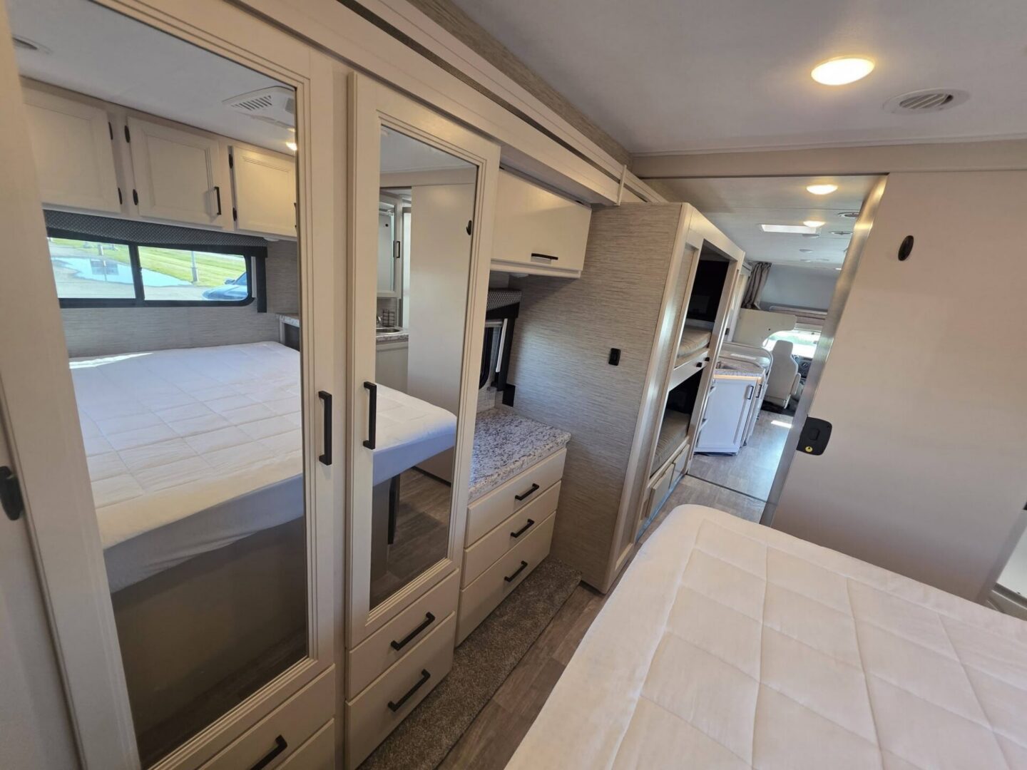 2024 Freedom Elite 31FE Bunkhouse $90,294+dmv - Image 11