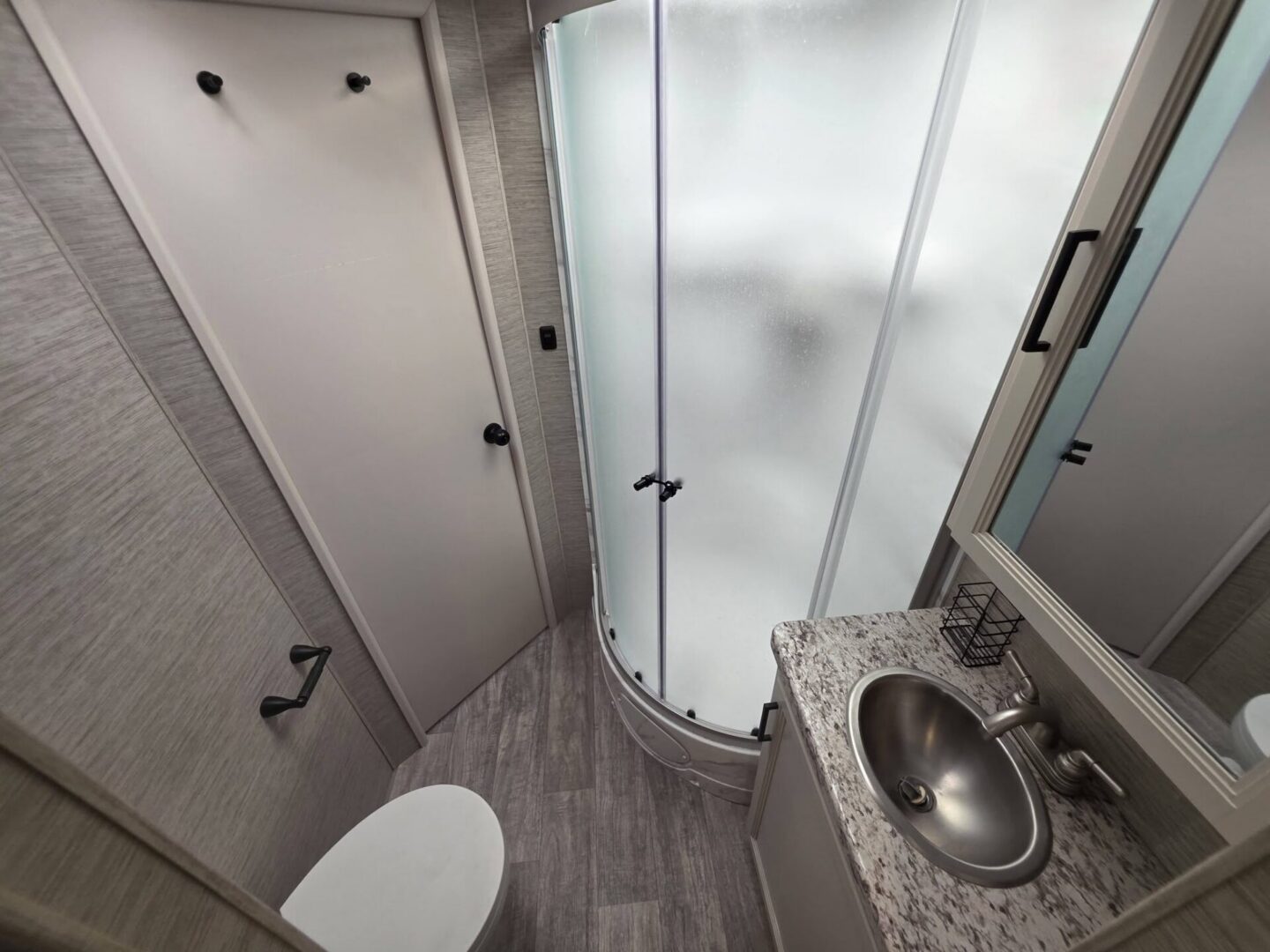 2024 Freedom Elite 31FE Bunkhouse $90,294+dmv - Image 13