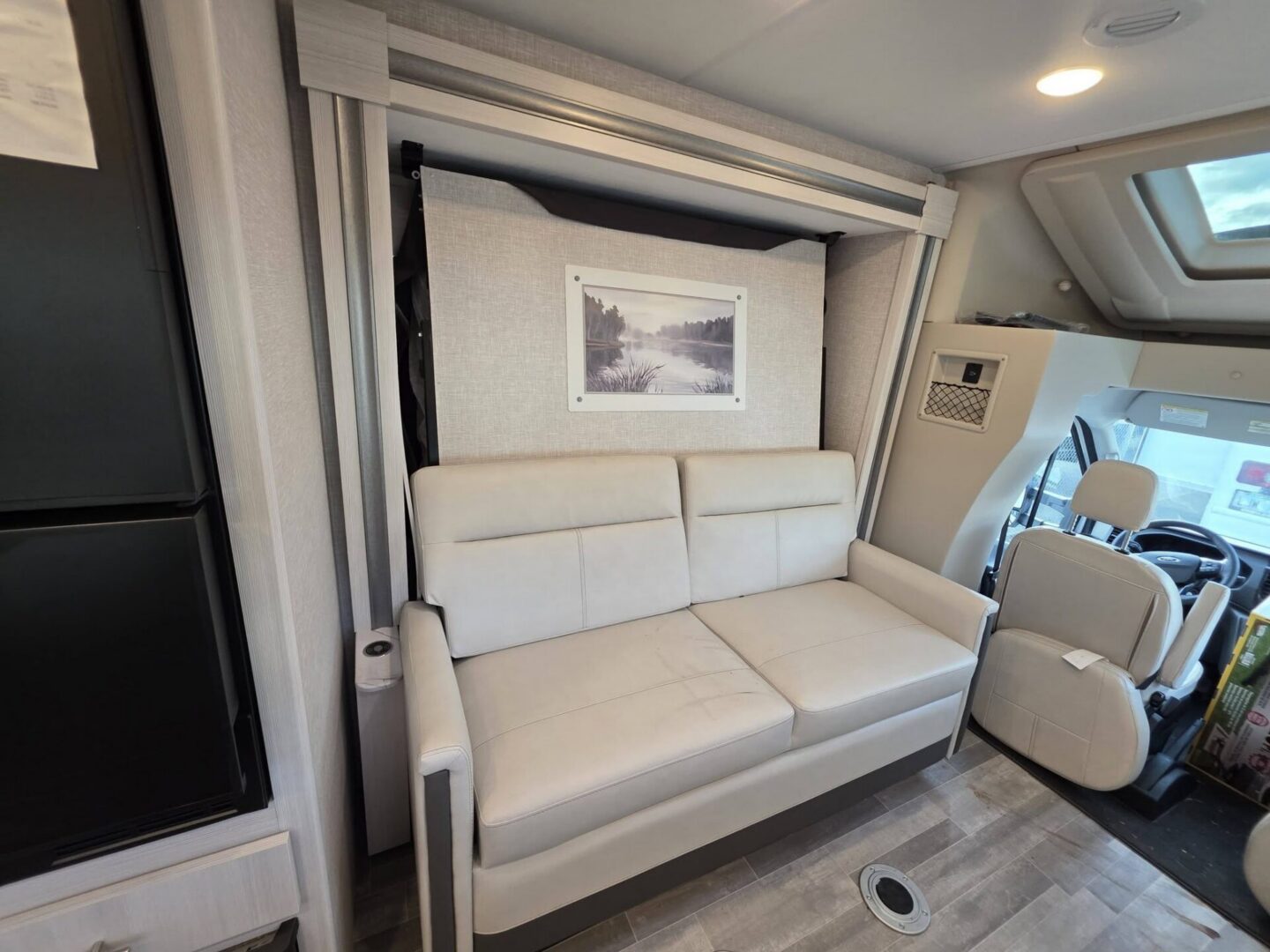 2024 Thor Compass 23TE Like New $90.294+dmv - Image 3
