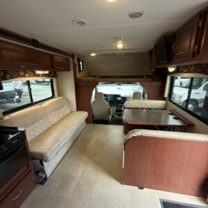 2015 WINNEBAGO 31H 40,990 MILES $39,995 +DOC & DMV FEES