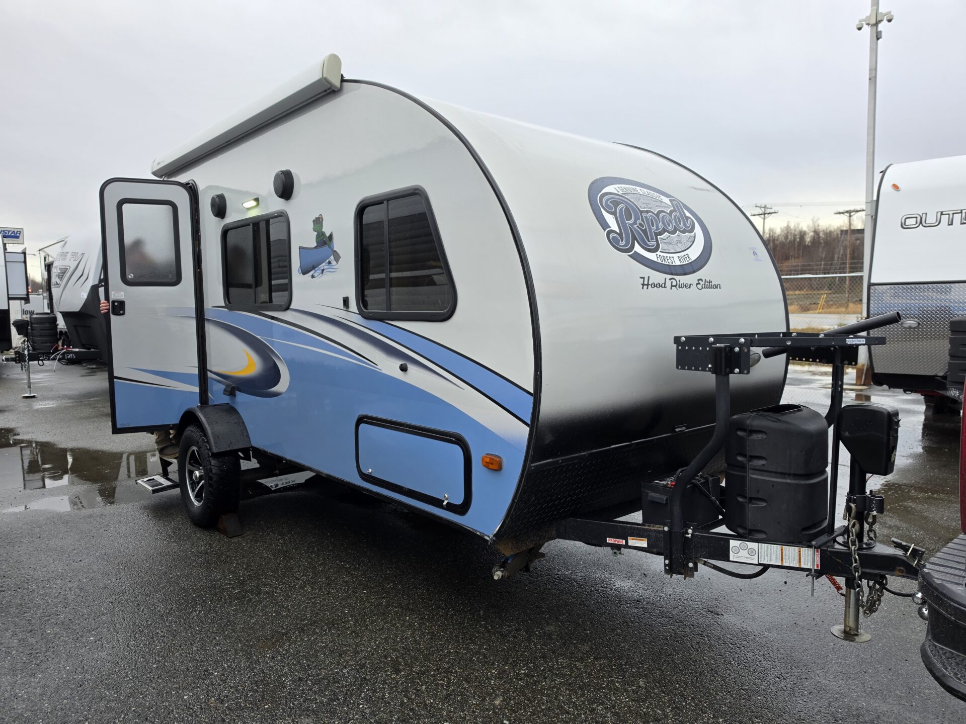 2019 R Pod 180 Hood River Edition $14,995 +dmv - Image 4