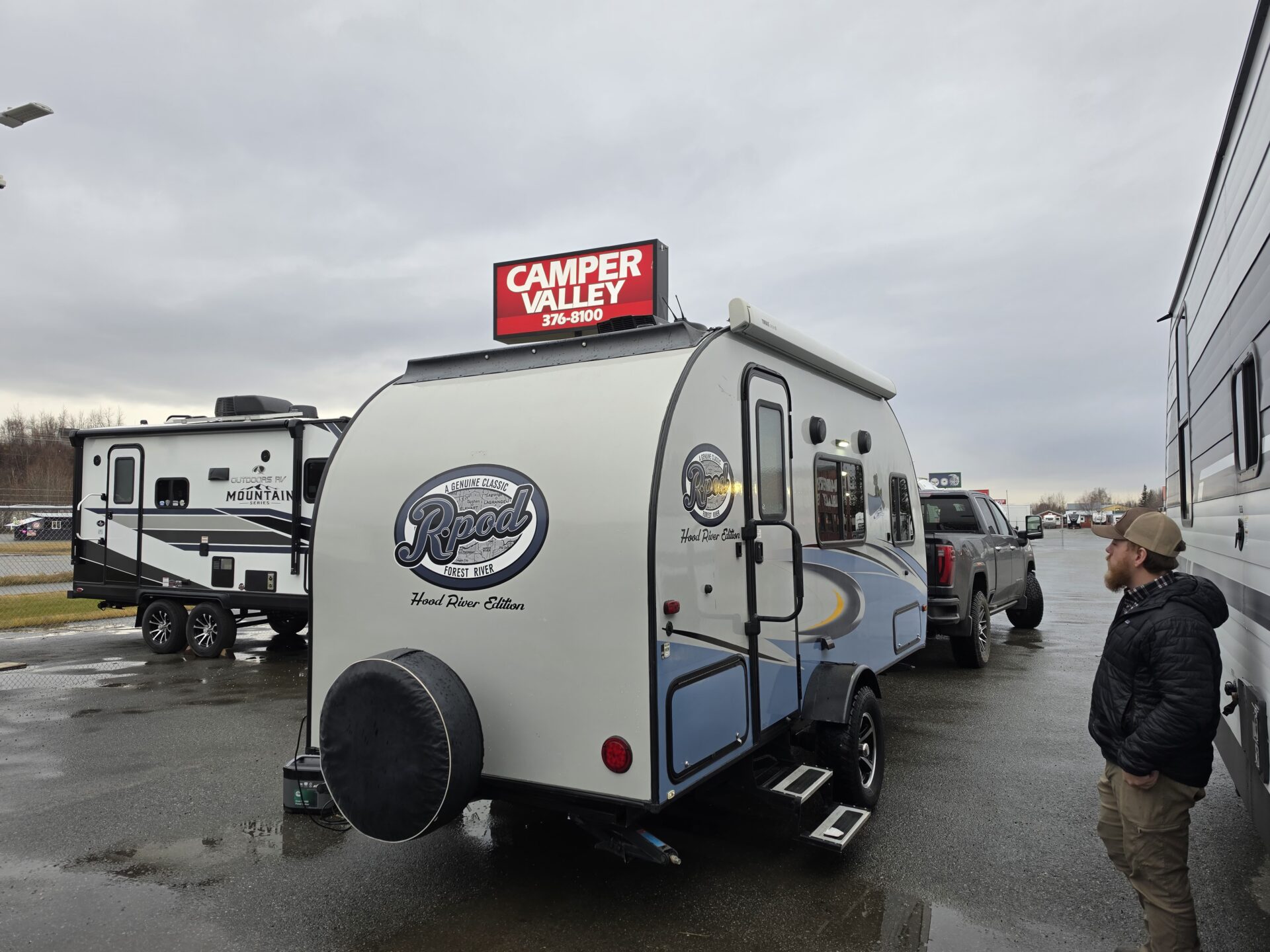 2019 R Pod 180 Hood River Edition $14,995 +dmv - Image 5