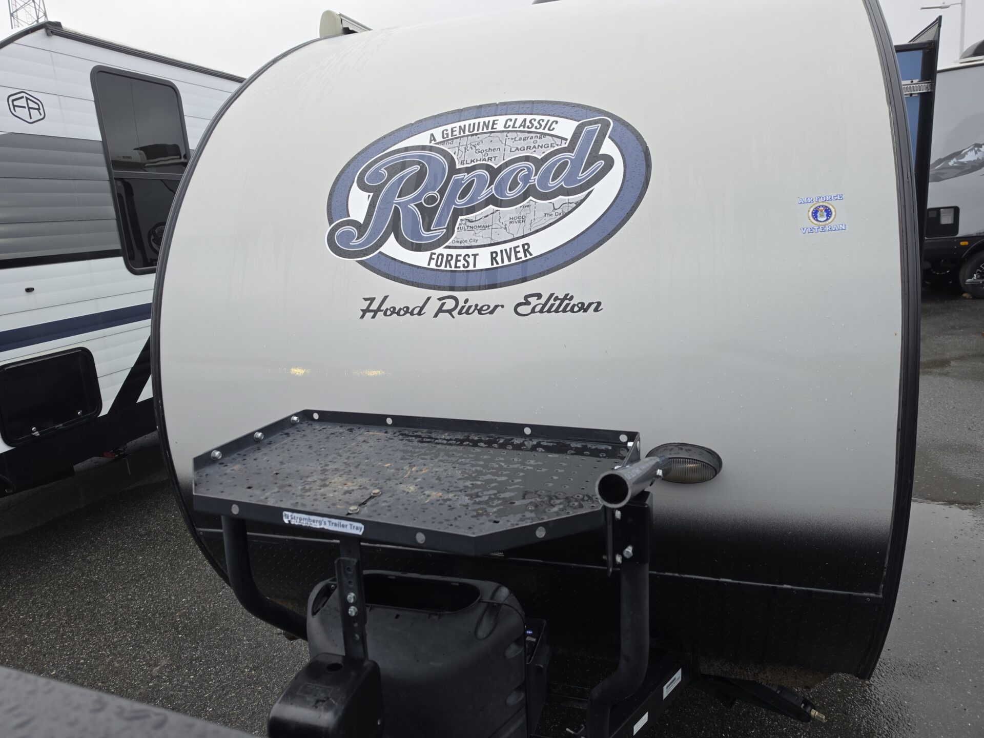 2019 R Pod 180 Hood River Edition $14,995 +dmv - Image 3