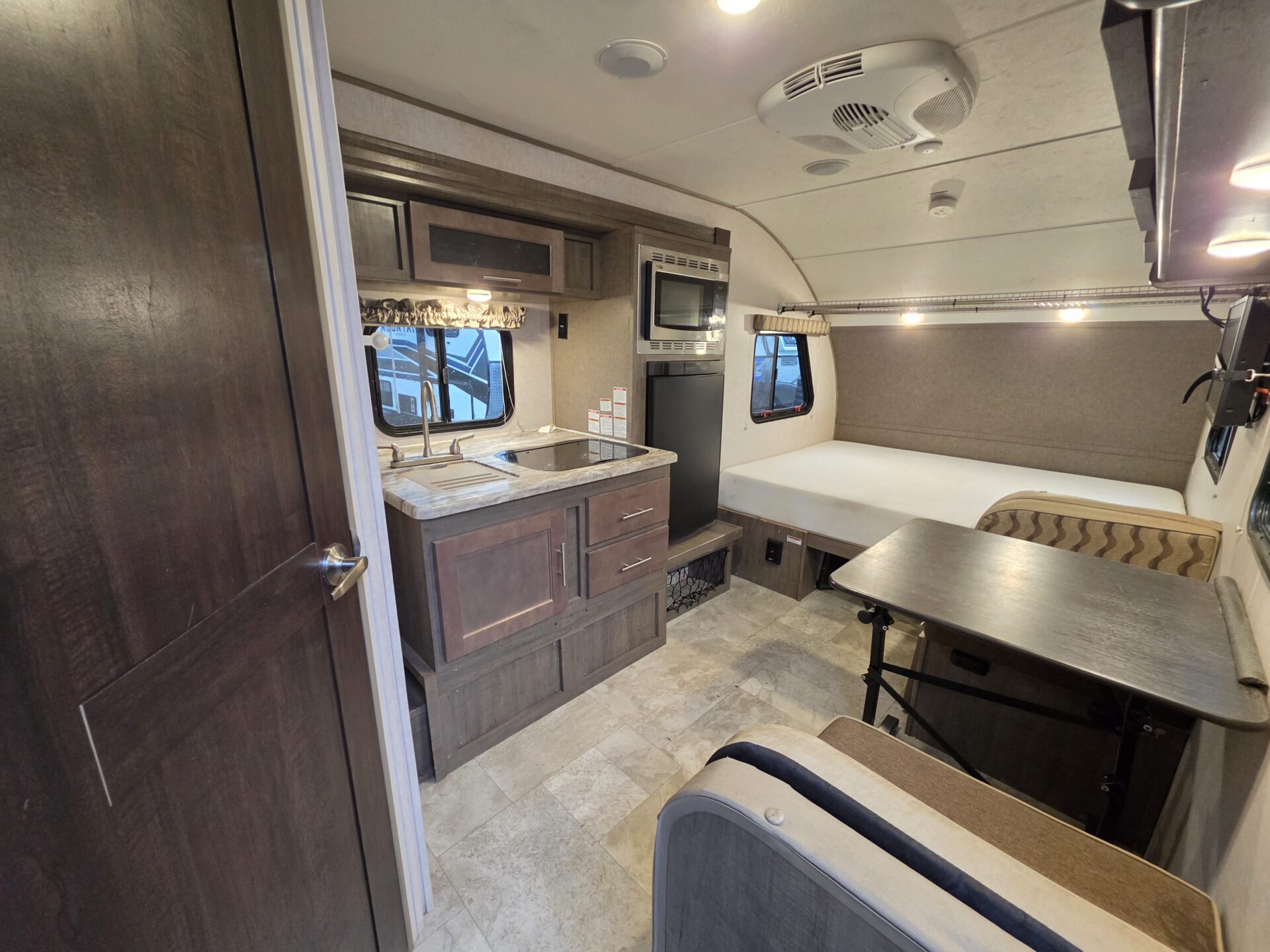 2019 R Pod 180 Hood River Edition $14,995 +dmv - Image 7