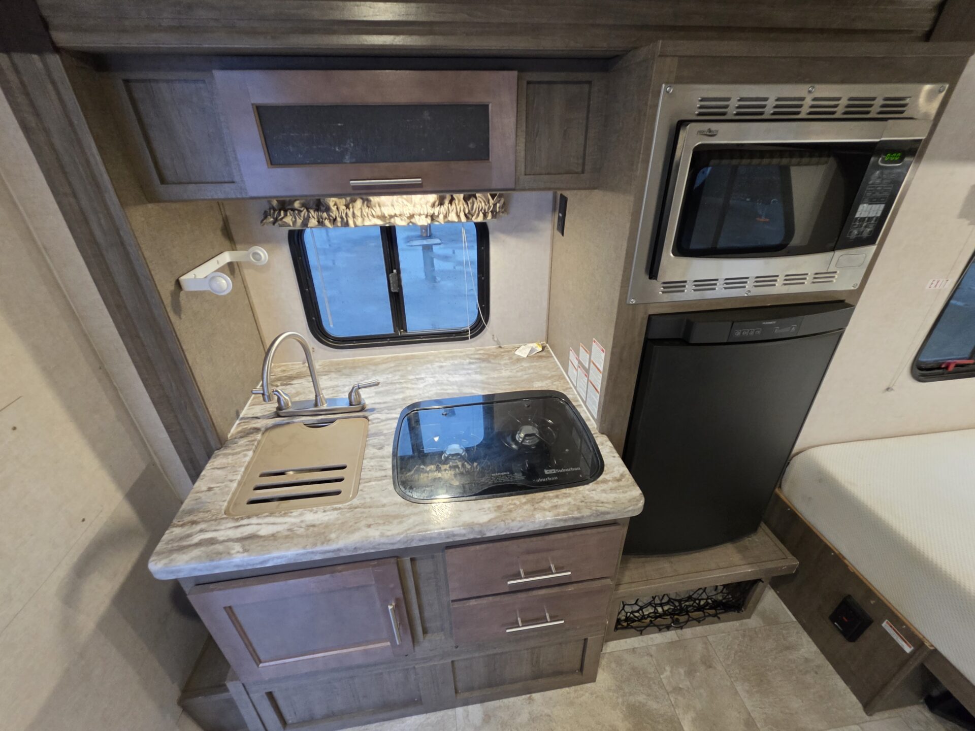 2019 R Pod 180 Hood River Edition $14,995 +dmv - Image 9