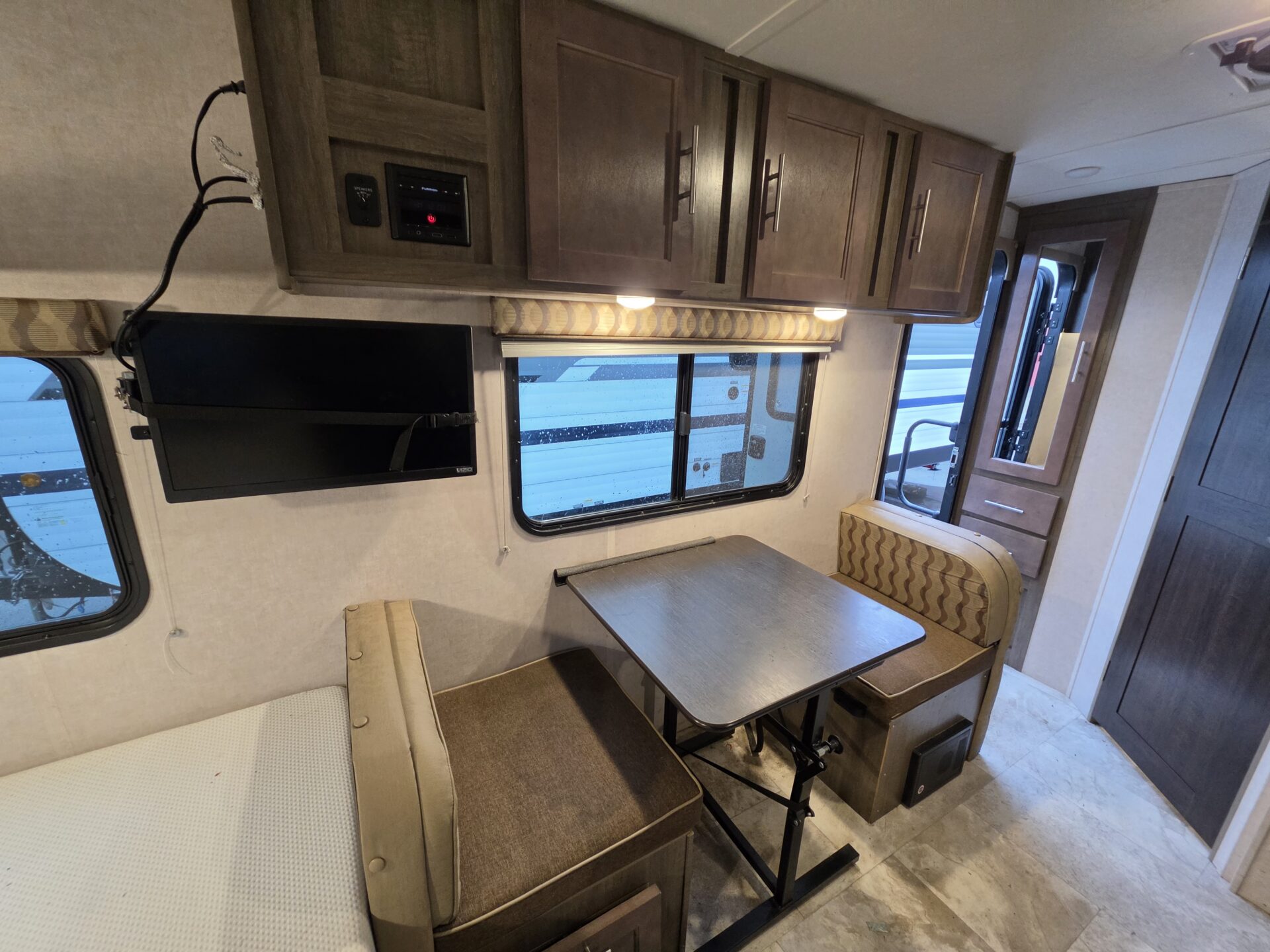 2019 R Pod 180 Hood River Edition $14,995 +dmv - Image 8